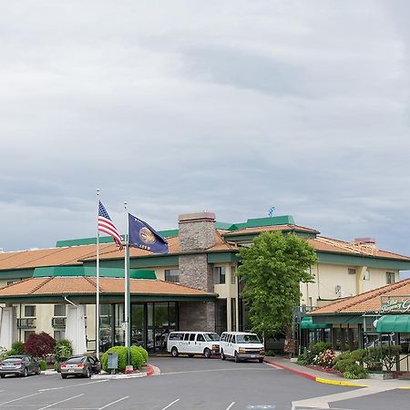 Rogue Regency Inn & Suites Medford Luaran gambar